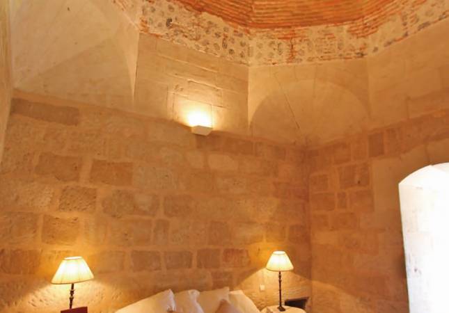 Espaciosas habitaciones en Hotel Posada Castillo del Buen Amor. Disfruta  nuestra oferta en Salamanca